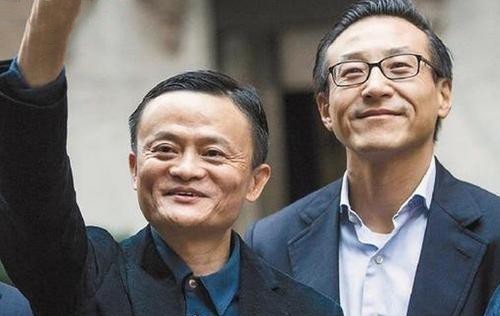 卸任|卸任后的马云只拥有7的股权，为何却仍可以控制阿里