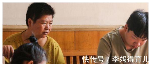 小男孩|5岁孩子打碎鸡蛋,被要求10倍赔偿,宝妈的做法让商家哑口无言