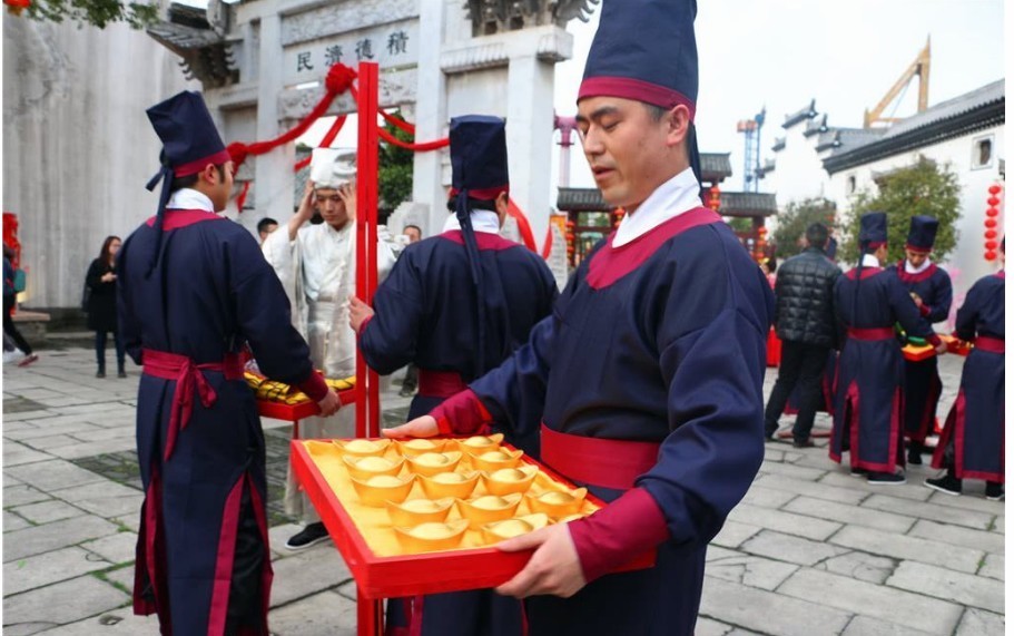 刘凤诰|相貌丑陋的状元,乾隆出一对联刁难,他答出下联后乾隆说:探花吧