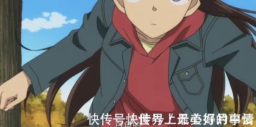 名侦探柯南|毛利兰穿裙子踢球,柯南直勾勾盯着,灰原哀问不止白色吧