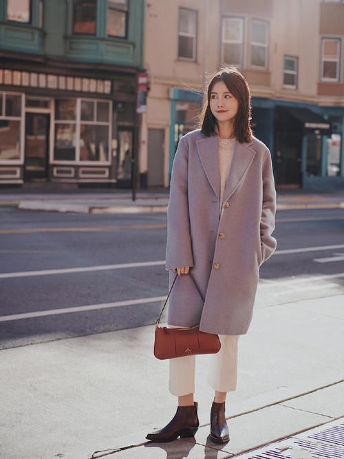 拒绝黑色！早春流行穿这几个颜色的大衣，清新又亮眼，关键很显白