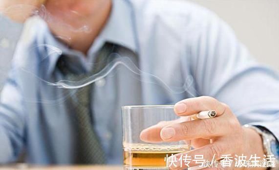 衰老|难怪你白头发越来越多，除了自然衰老外，4种食物能少碰就少碰！