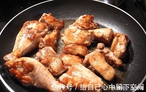 鸡块|鸡肉怎么炖都不香 只因少了这一物, 加上后好吃到爆了!