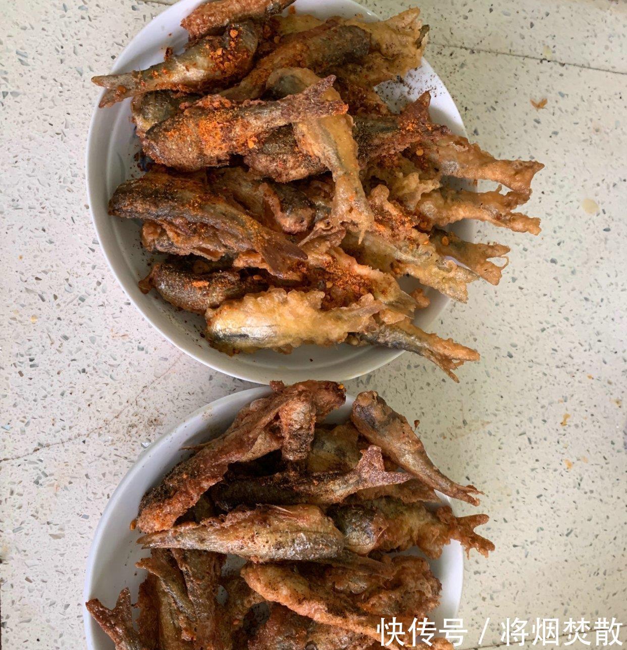 老一辈|吃起来很鲜？四川小河里“彩色麦穗鱼”泛滥，老一辈叫麦线子鱼