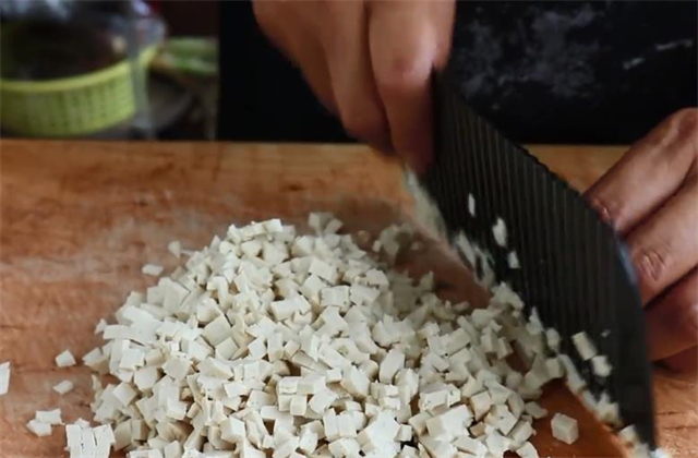 技巧|蒸包子,切记不可直接上锅蒸,3个小技巧,包子鲜嫩好吃,不塌陷