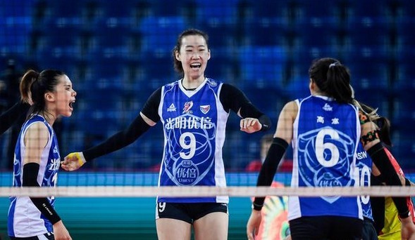 中国女排|女排又一冠军主攻正式退役,身高1米92年仅27岁,王宝泉非常难过