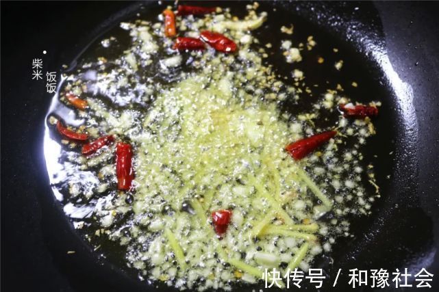 藕片|炒藕片,怎么做才能洁白又脆嫩?才知道,原来有这么多小技巧