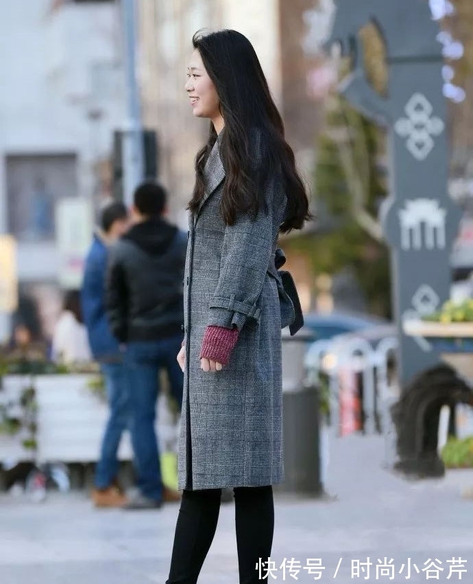 秋冬 秋冬休闲通勤风穿搭,气质羊毛呢大衣+短靴搭配,优雅时尚有魅力