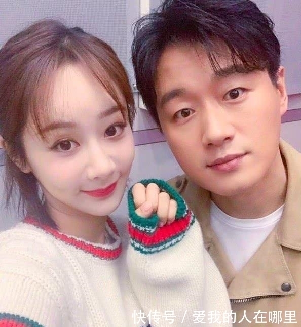 杨紫晒家常菜表示胖了,桌上五粮液抢镜了,调侃自己要退出娱乐圈