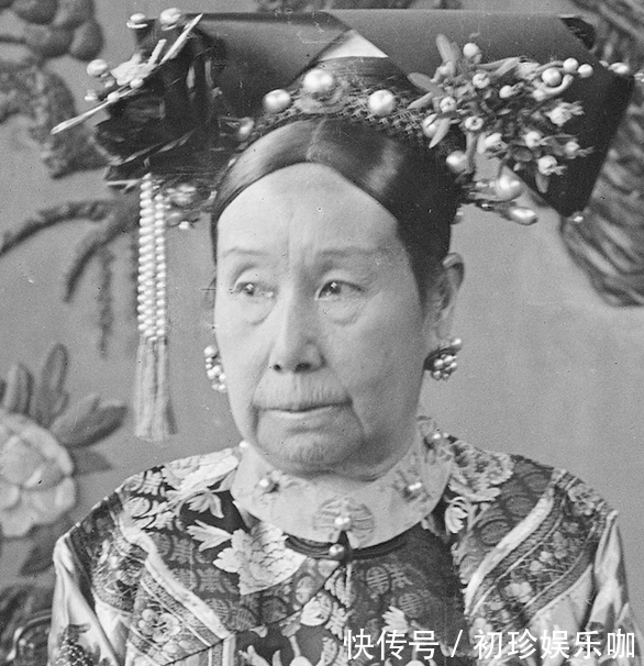 服侍|她本是大清格格,与丈夫情投意合,却被慈禧扣在身边服侍自己