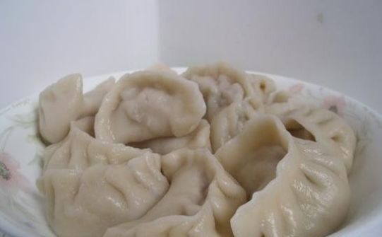 包饺子却不会调肉馅记住这3种料,肉馅又嫩还香