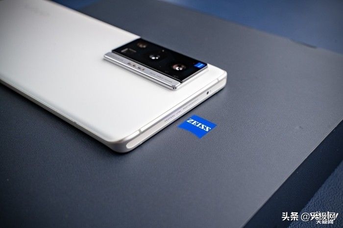 x70|这个时代少见的纯粹：vivo X70 Pro「独白」体验