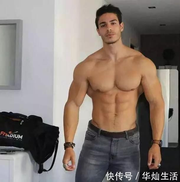 中缝|胸肌练不好看?因为你忽略了中缝,每天多练习5分钟就够了