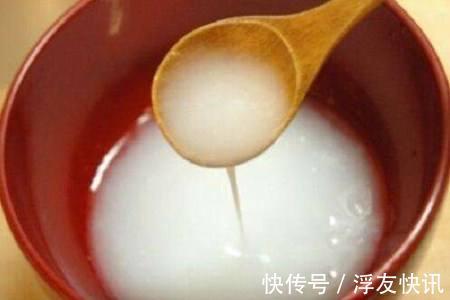 茉莉花最爱3种“肥料”,家中就有,浇一点,花大芳香、开爆盆!