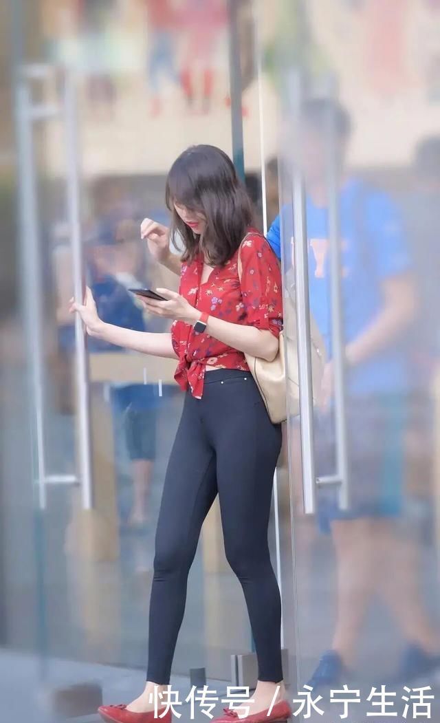 短裤|腿粗女孩别担心打底裤藏肉又显瘦，势头盖过了T恤短裤