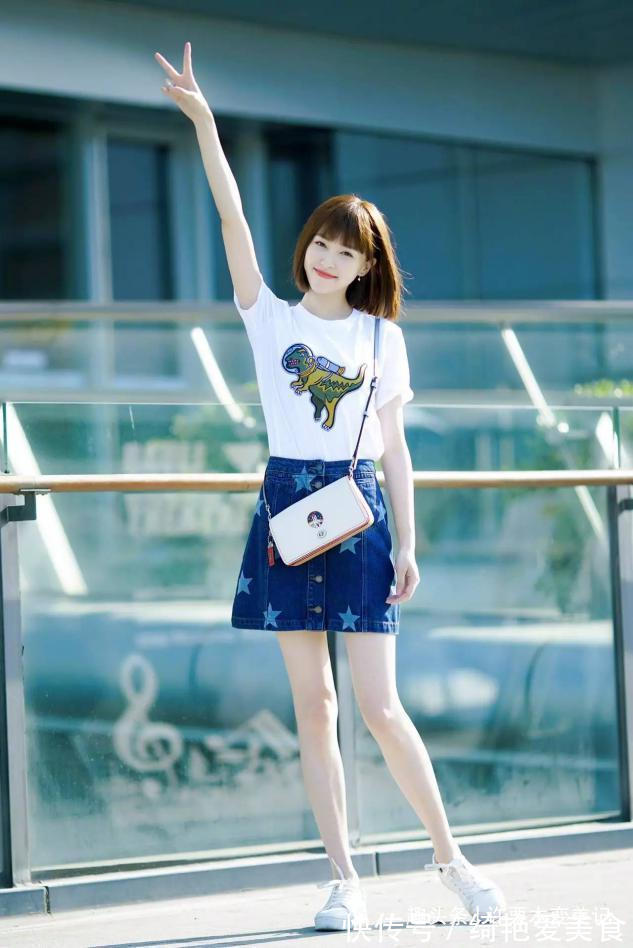 发型 不管什么年纪的女人,这3种“发型”别留了,显脸大还很显老