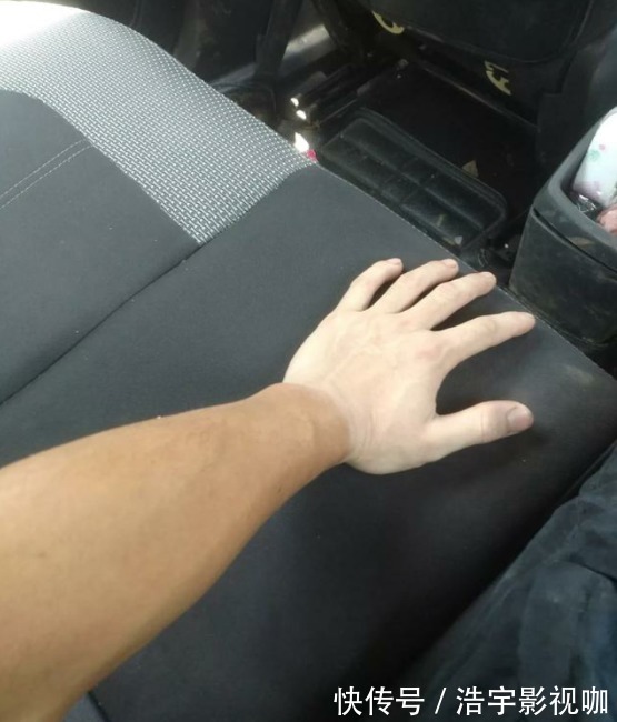 马路天使|男子晒“渐变色”皮肤,网友不服,一场“比惨”大赛开始了