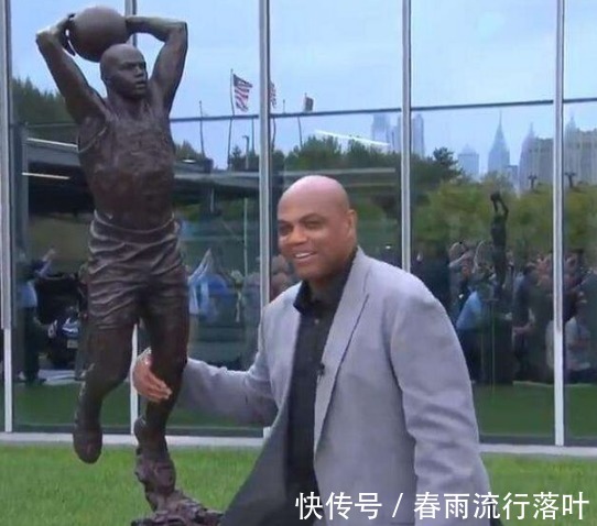 约翰逊|NBA球星雕像乔丹飘逸,大鲨鱼霸气,看到巴克利直接笑喷了!