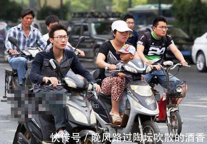 引人深思|先“禁摩”后“禁电”,宝妈质问:让我咋接娃?专家的话引人深思