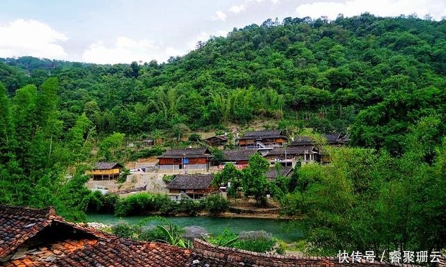 航拍|空中鸟瞰千年壮寨马碧村