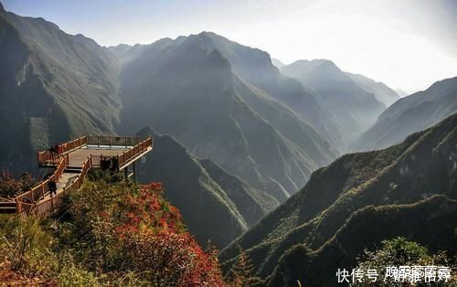 新晋网红打卡圣地,被誉为“渝中第一深谷”,当之无愧的迷人风光