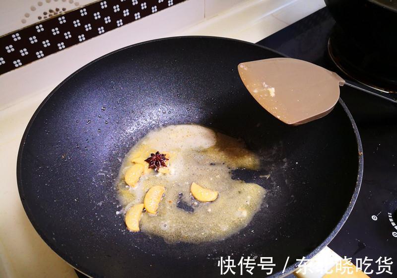 做白菜炖豆腐,好吃有秘诀,多加2样食材,汤汁奶白、香味浓郁!