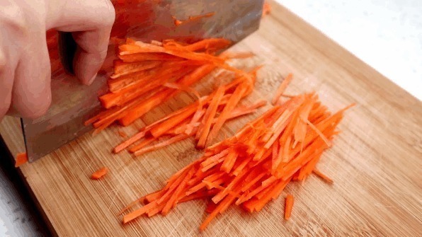 芹菜梗|天冷了,这蔬菜该多吃,浑身是宝,叶子不少人当垃圾扔了,太可惜