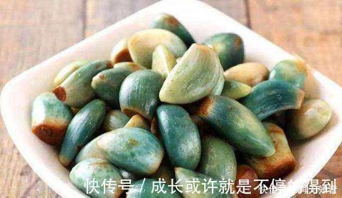 大蒜|醋泡大蒜有4大功效但3类人最好别碰，尤其是第三种，尽量别吃