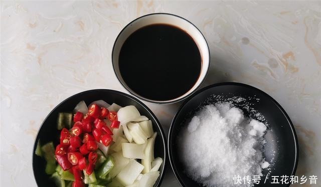 推荐一道年夜饭下酒菜，喝酒人的最爱，越吃越香，百吃不腻