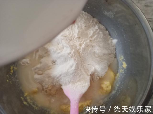 小米发糕|小米不光能熬粥，上锅一蒸，营养翻倍，特别适合老人孩子吃