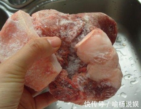 技巧|解冻猪肉有技巧，教您4个妙招，十分钟快速解冻，吃着和鲜肉一样