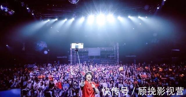 张歆艺|在鸟巢连开两场演唱会，华晨宇的逆袭人生，告诉你脱胎换骨有多爽