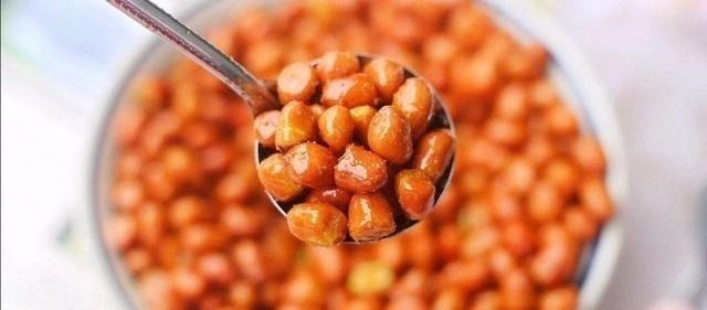 炸花生米时，撒盐撒酒都不对，饭店大厨放点它，30天不回潮