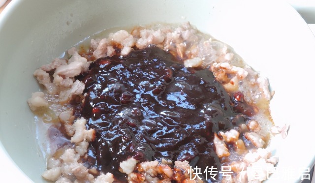 甜面酱|炸酱面的超详细做法，鲜香浓郁的炸酱“养成记”，滋溜一口真过瘾