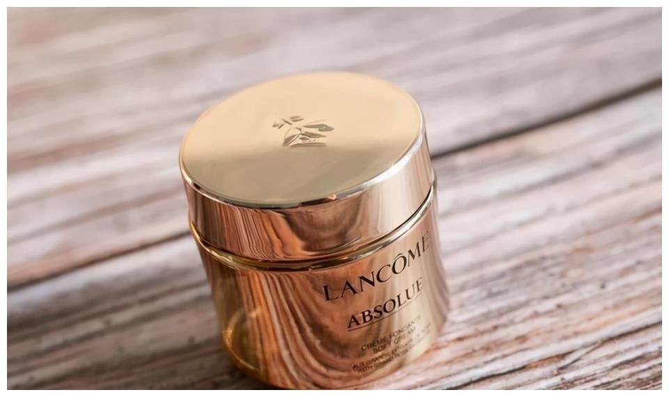 亮肤又保湿的面霜测评：几款国民都爱的清爽不油腻的面霜口碑好