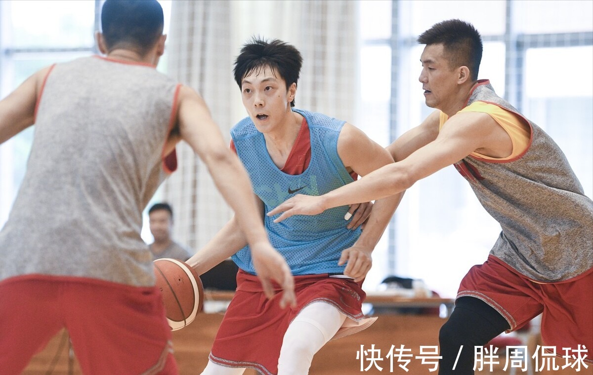 郭艾伦|国际篮联官宣亚洲第一后卫,杜锋爱徒当选,并非郭艾伦胡明轩