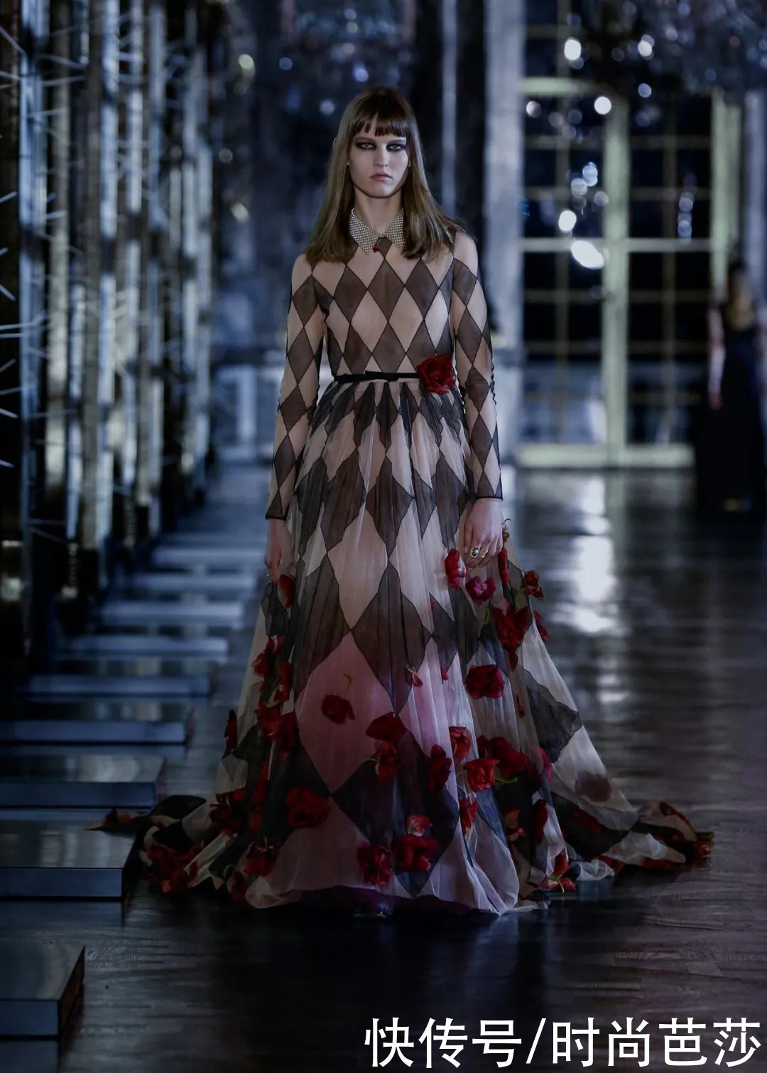 DIOR讲述的童话故事，只有成年人才能读懂