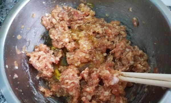 下锅|煮饺子时,万万不可水开就下锅,多加这1步,饺子鲜嫩不破皮