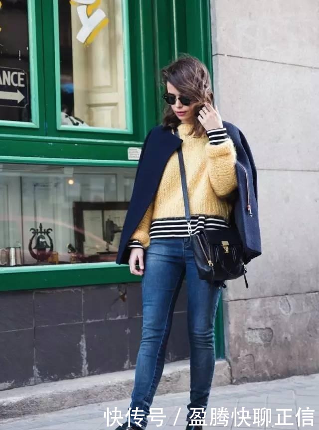 穿毛衣别再“老一套”了,今冬流行“撞色叠穿”,温柔又有女人味