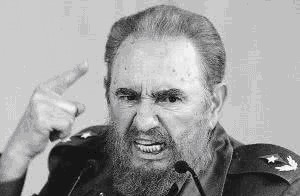 偷袭|卡斯特罗召集165人偷袭圣地亚哥的兵营,输得太惨,自己中枪被俘