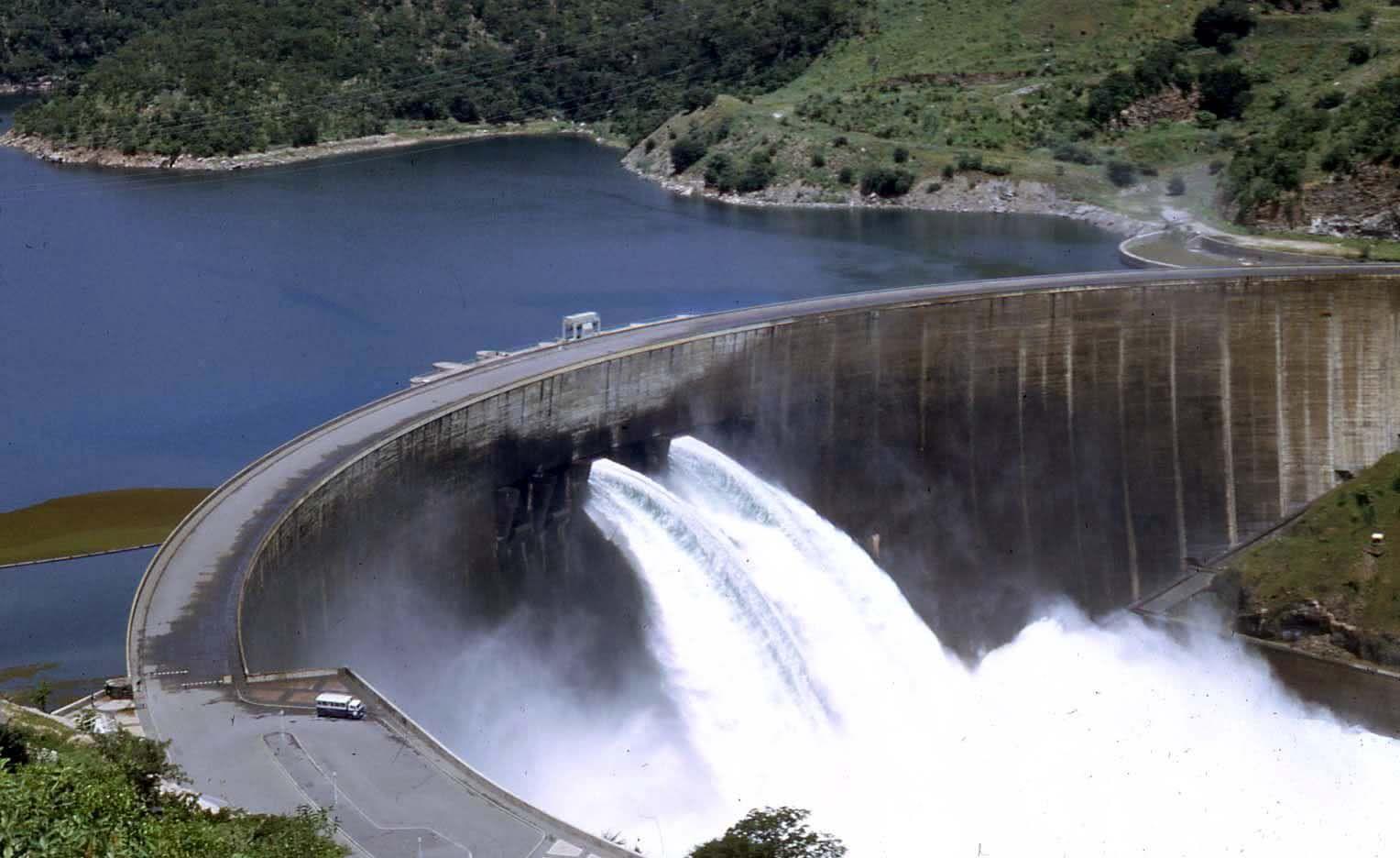 全球最大水库大坝比三峡矮53米仅耗资480万，蓄水却是三峡45倍
