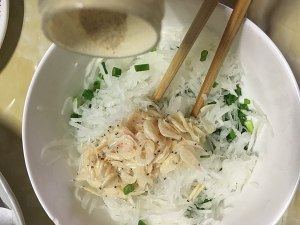 媳妇|媳妇用白萝卜这样烙饼,孩子一口气吃3个,外酥内软,做法超简单