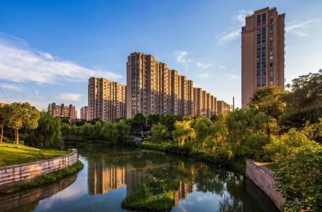房产|购房时“边户”和“中户”究竟哪个好？2021专家解答，庆幸没选错