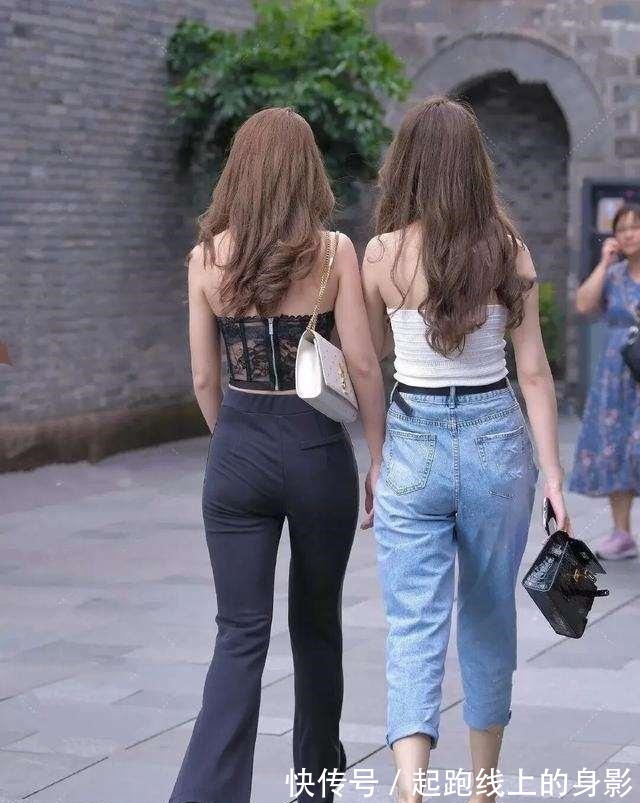 蕾丝 “露胃”打底裤的美女,轻盈好看又显气质,时尚美丽!