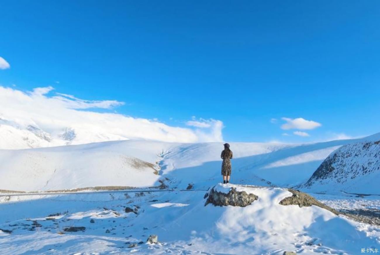 闪闪发光的雪山梦境