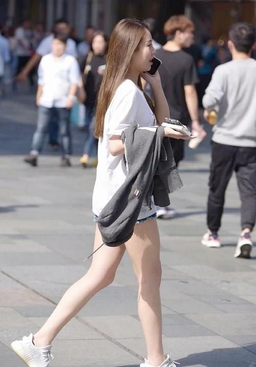 美女穿搭：简风格的小姐姐，谁娶回家，谁就是赚到啊！