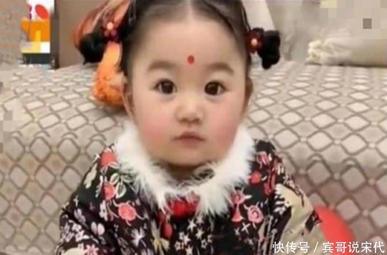 老人|5岁闺女被送到奶奶家，接娃时爸妈哭笑不得，网友：喜庆福娃