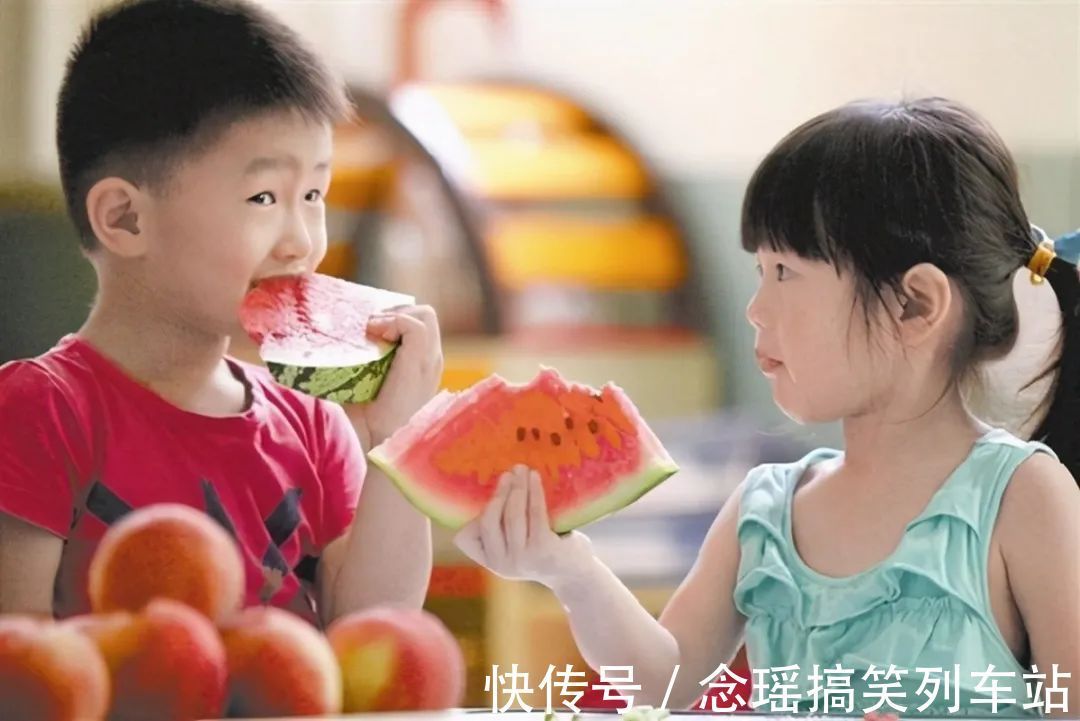 猕猴桃|冬天,这4种水果别乱给孩子吃,伤脾胃还影响长个,家长别不在意