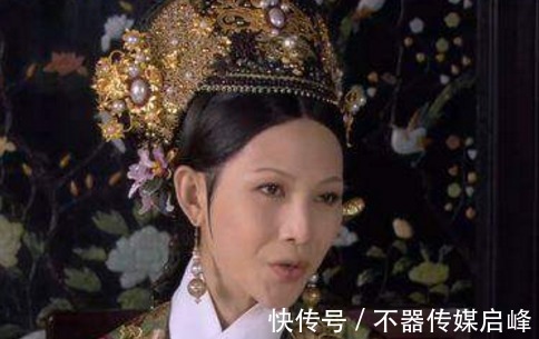 耳环 其她嫔妃都会时常更换一下耳环,皇后为何总是只戴那一对葫芦耳环