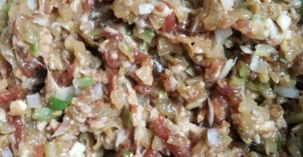 萝卜做馅,到底该不该焯水30年大厨教你正确方法,饺子鲜香好吃